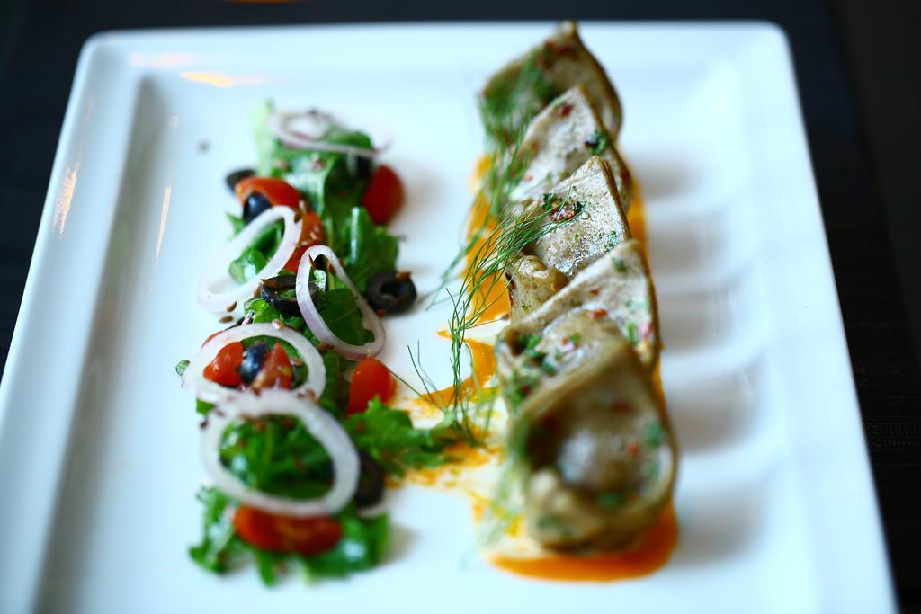 ザ ゲートウェイ ホテル Itエクスプレスウェイ チェンナイ エクステリア 写真 A prepared dish of halibut